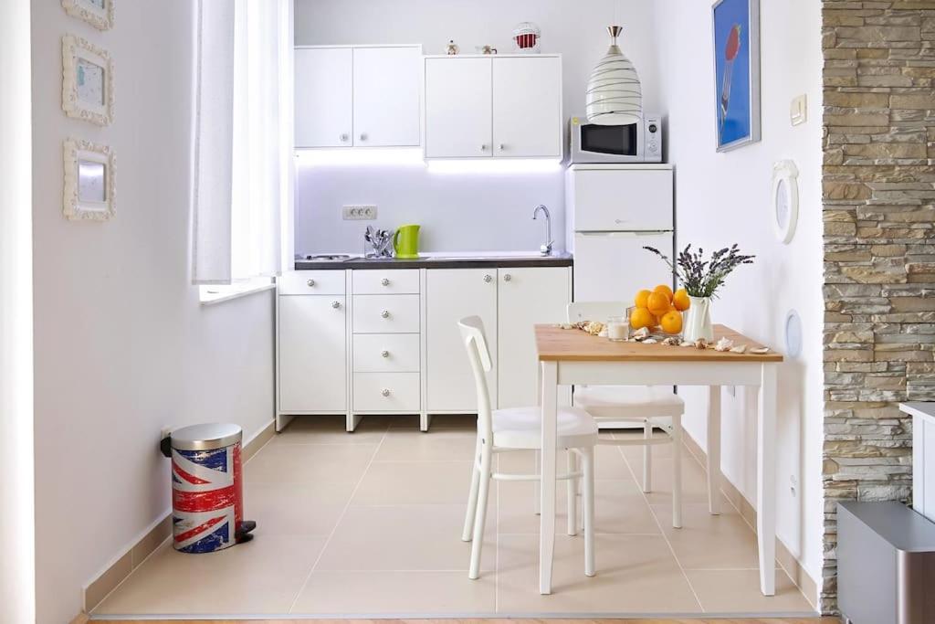 Studio Apartment One Sun Lovran Luaran gambar