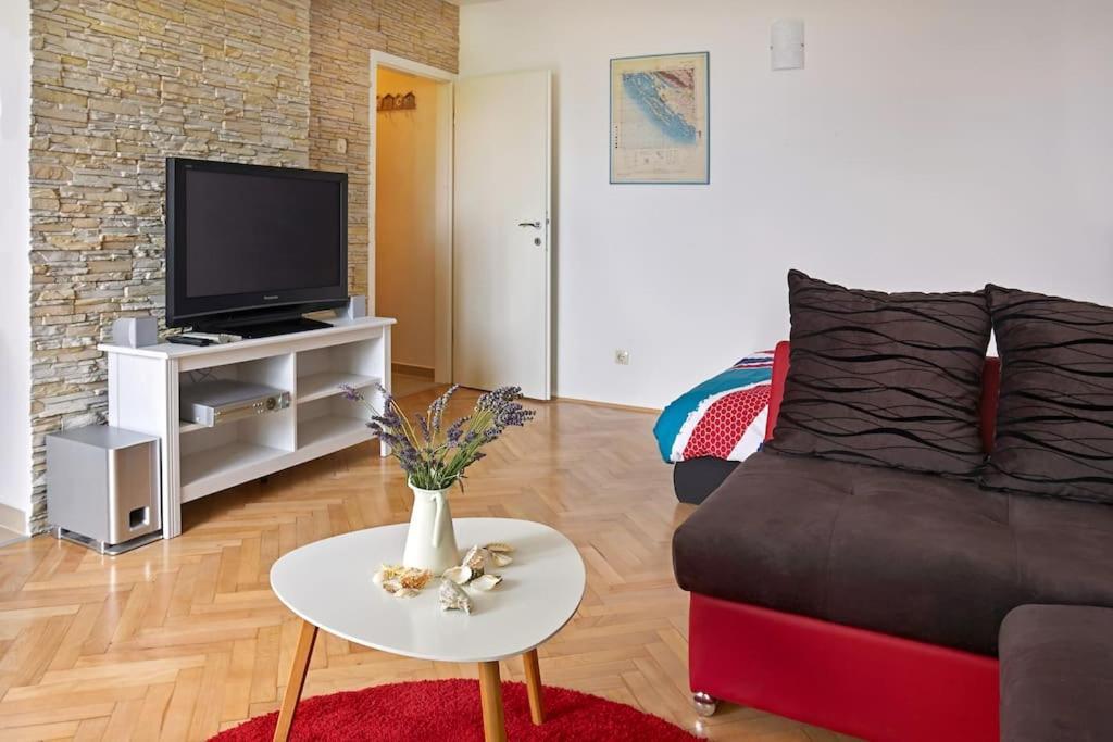 Studio Apartment One Sun Lovran Luaran gambar